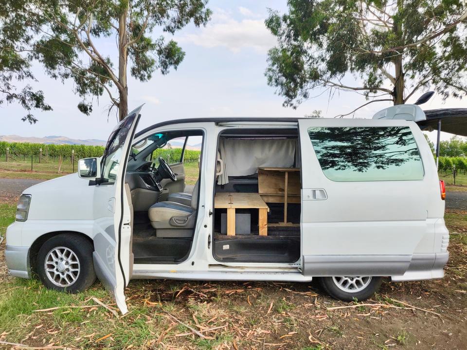 Nissan caravan elgrand минивэн