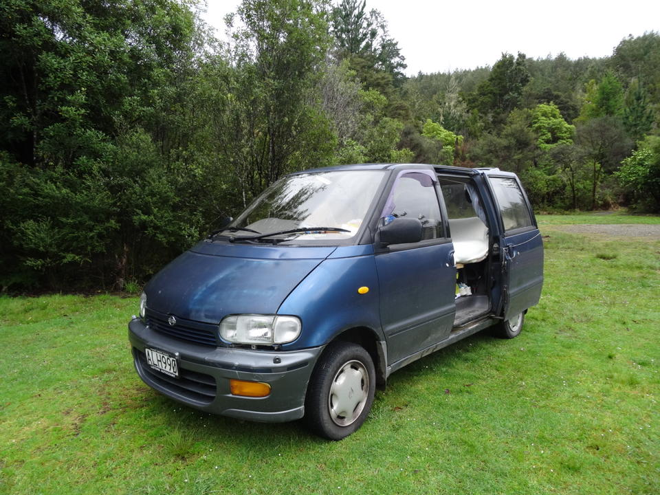 Nissan serena 1994