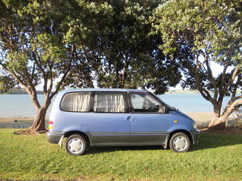 Nissan serena 1994